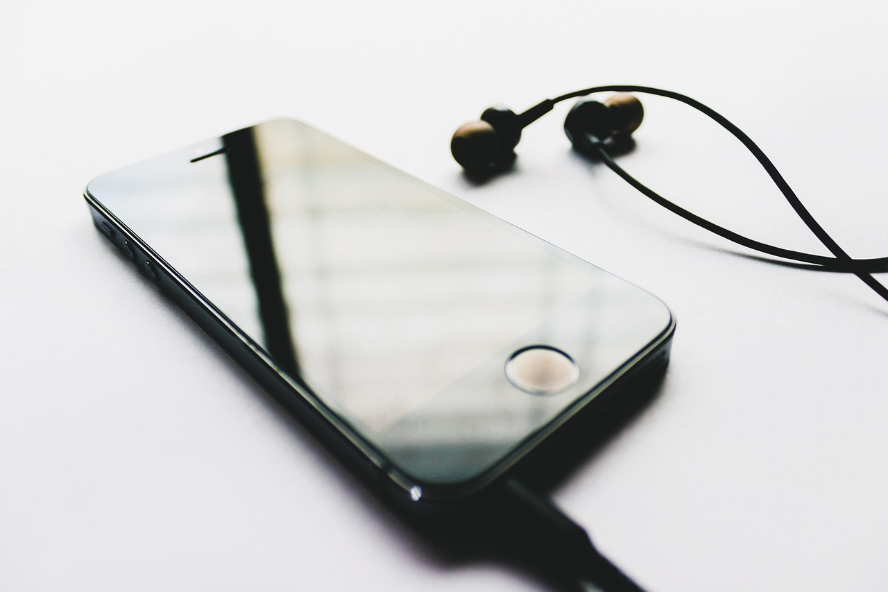 AI Earbuds: What Small Teams and Solo Creators Need to Know