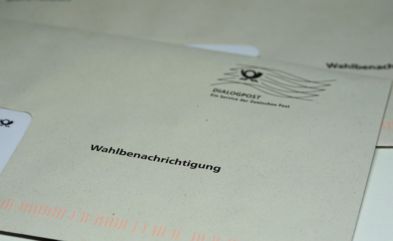 Przebicie się przez hałas reklam wyborczych: Lekcje dla małych marketerów
